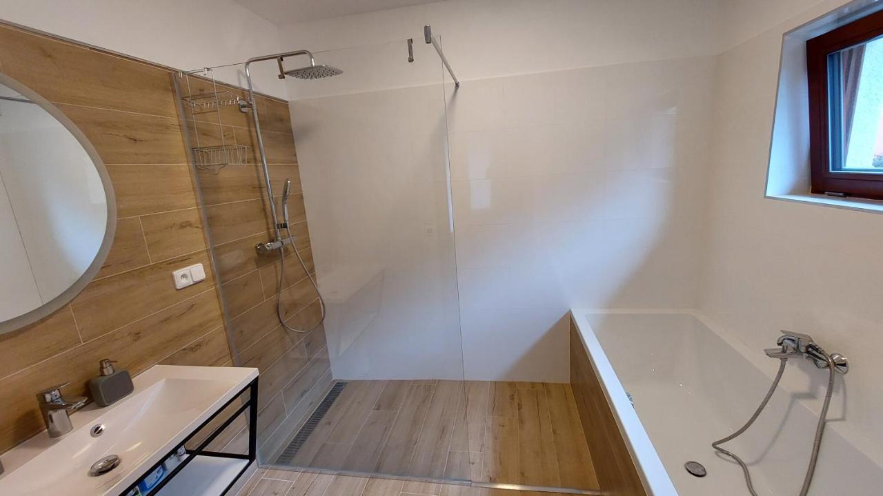 Apartmány Jura Nová Pec Esterno foto