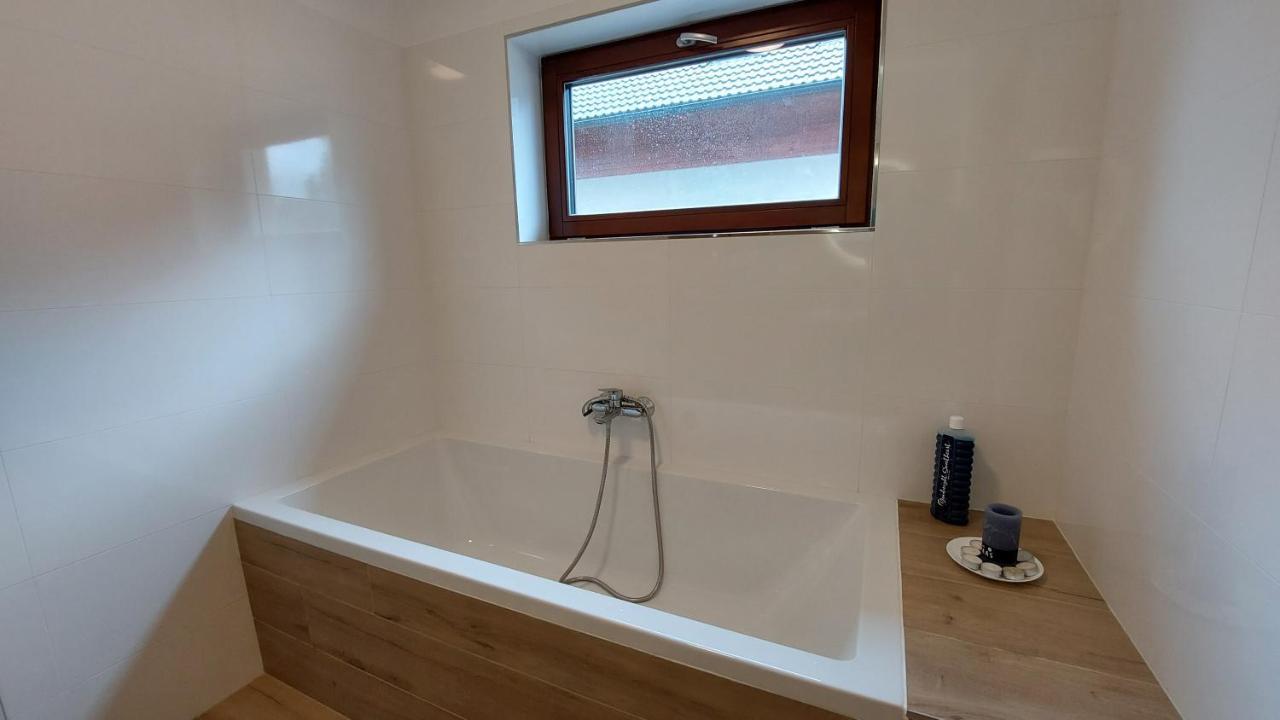 Apartmány Jura Nová Pec Esterno foto