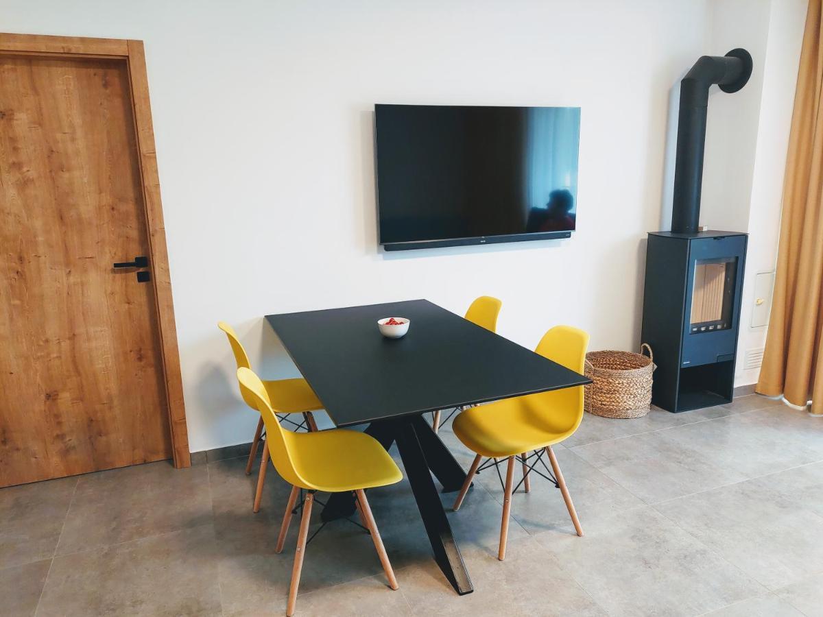 Apartmány Jura Nová Pec Esterno foto